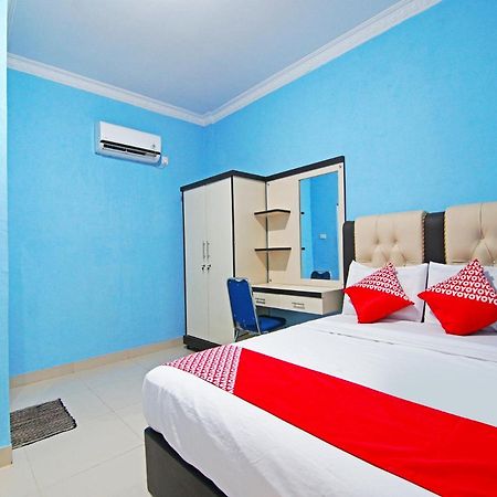 Oyo 90752 Ridho Guest House Syariah Dumai Exterior foto