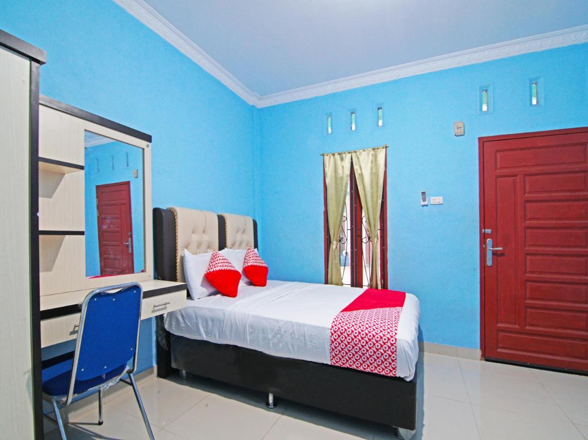 Oyo 90752 Ridho Guest House Syariah Dumai Exterior foto